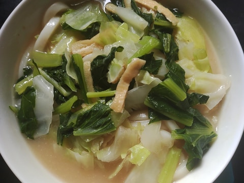 小松菜、キャベツ、油揚げ、クリームうどん